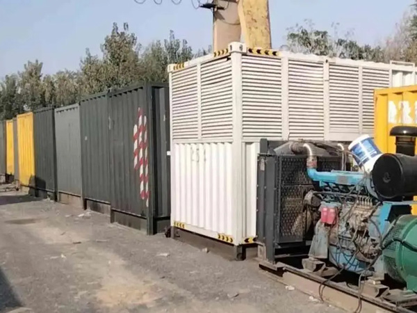 泰宁200KW柴油发电机机组每小时油耗是多少?